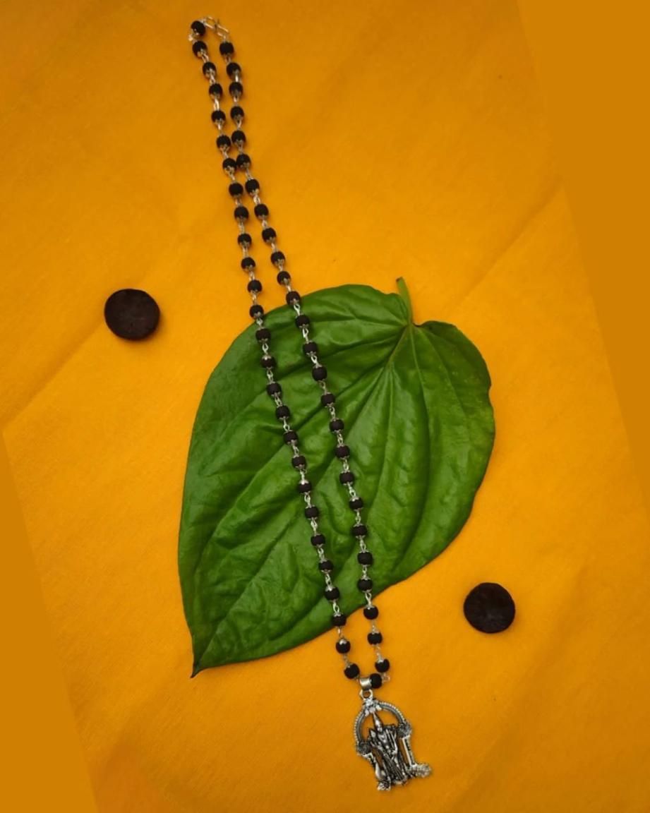 Karungali Mala With Murgan Locket - Tshirt - HUB